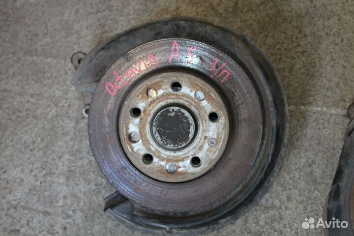 Skoda Octavia A5 кулак задний левый,правый