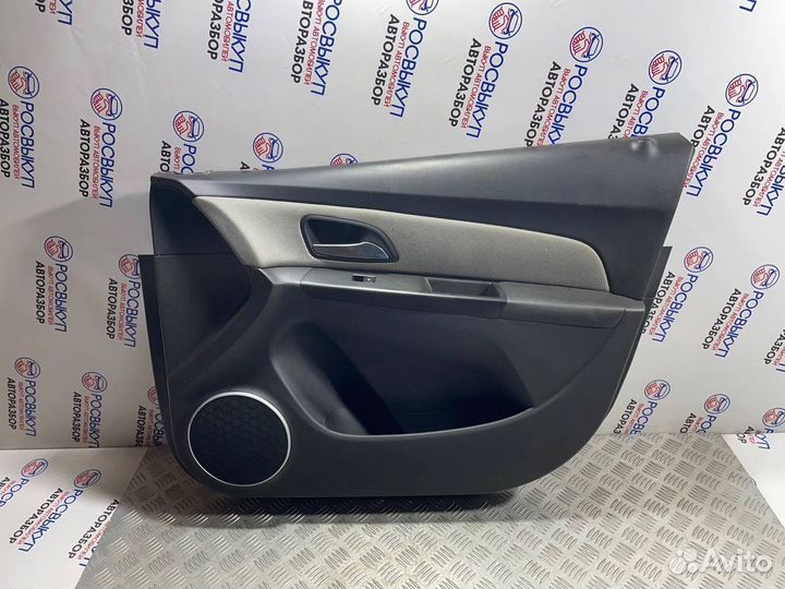 Обшивка двери Chevrolet Cruze