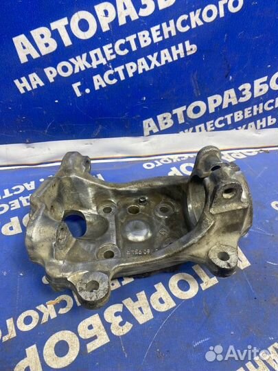 Передний правый поворотный кулак Bmw E60 седан