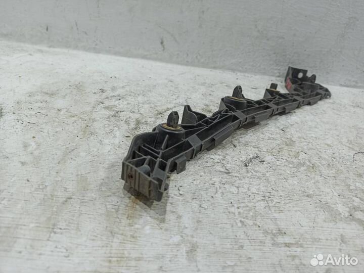 Направляющая бампера заднего