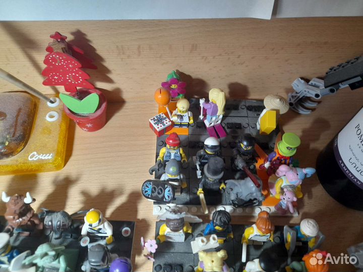 Lego коллекционные фигурки 200 шт