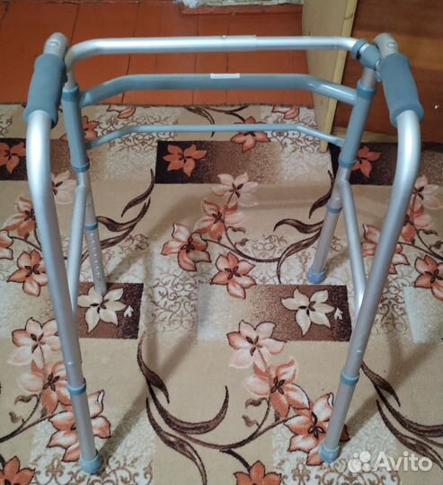 Ходунки для инвалидов