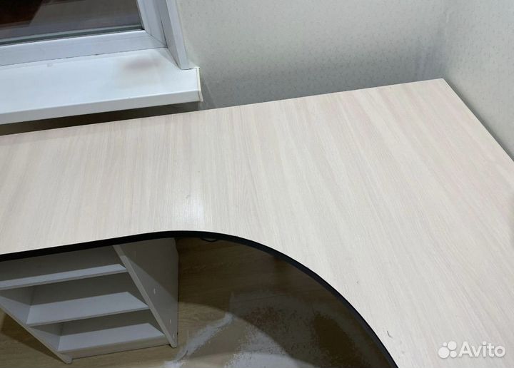 Стол компьютерный/письменный