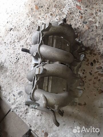 Впускной коллектор Ниссан 1.8