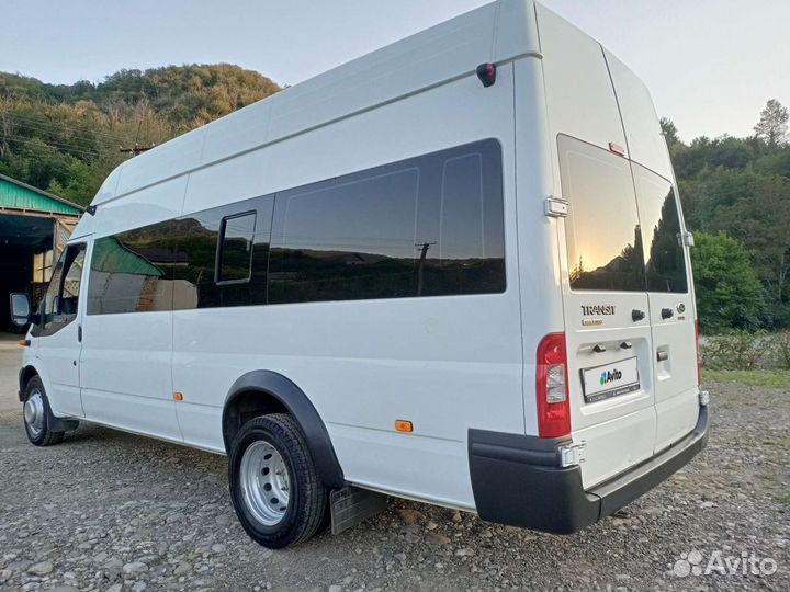 Ford Transit микроавтобус, 2014