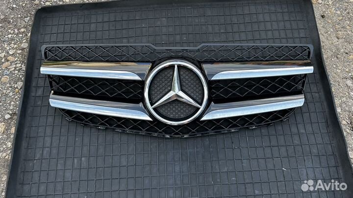Решетка радиатора мерседес GLK X204