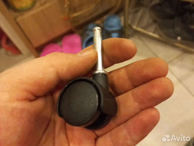 Колёсико мебельное