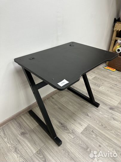 Компьютерный стол игровой