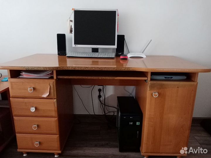 Компьютерный стол