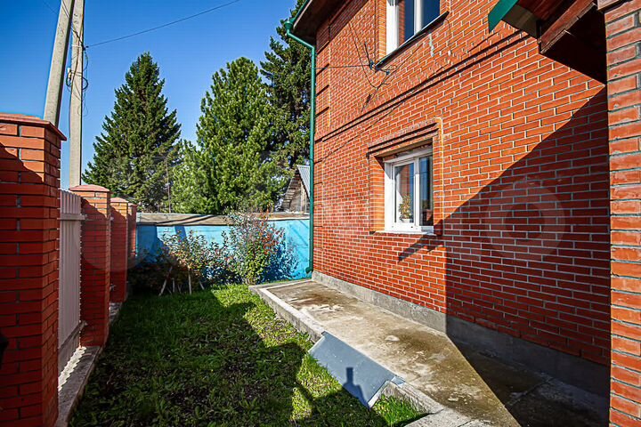 Дом 358,8 м² на участке 6,8 сот.