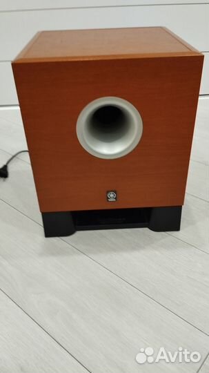 Активный сабвуфер yamaha YST -SW011
