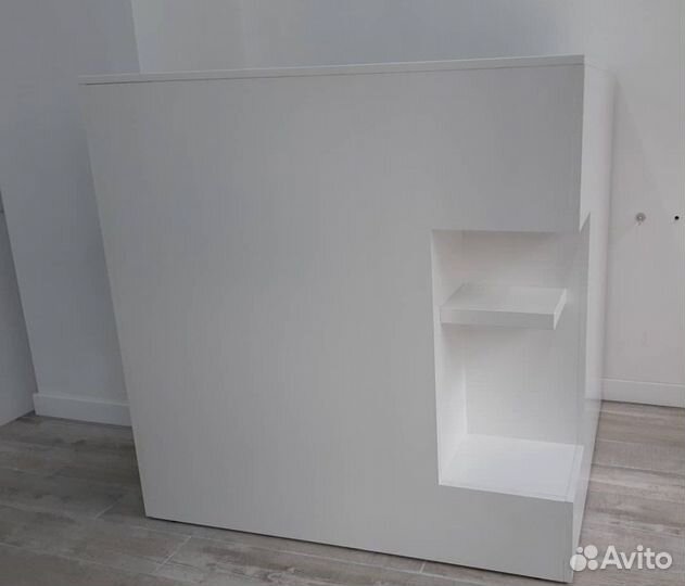 Стойка ресепшн