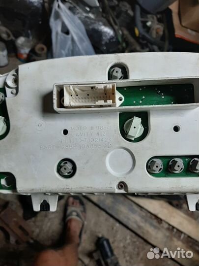 Панель приборов американец фокус 1 2,0 зитек