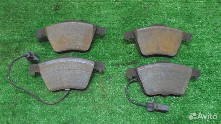 Колодки тормозные передние к-кт Audi Allroad quat