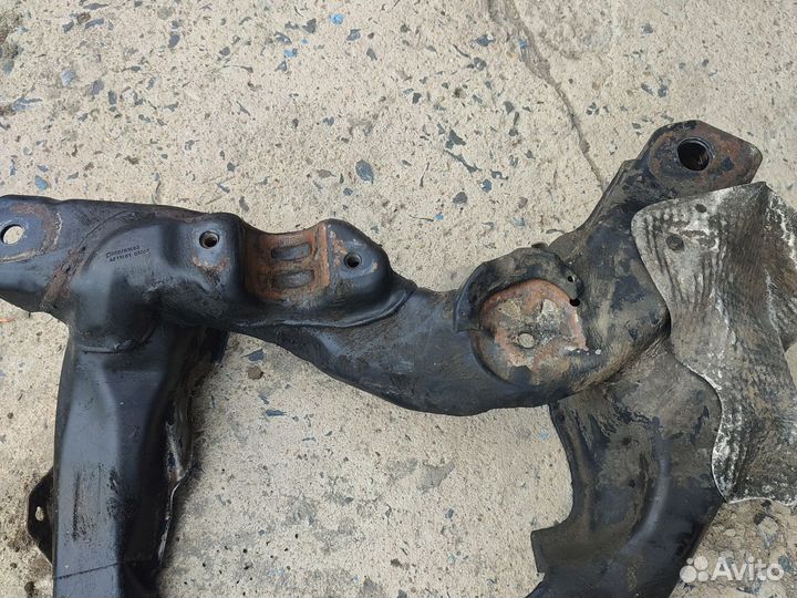 Подрамник mercedes w211