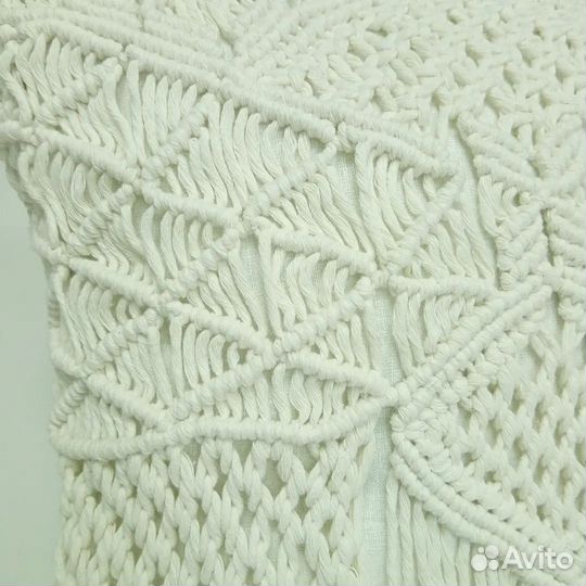 Подушка 40*40 выполнена в технике макраме