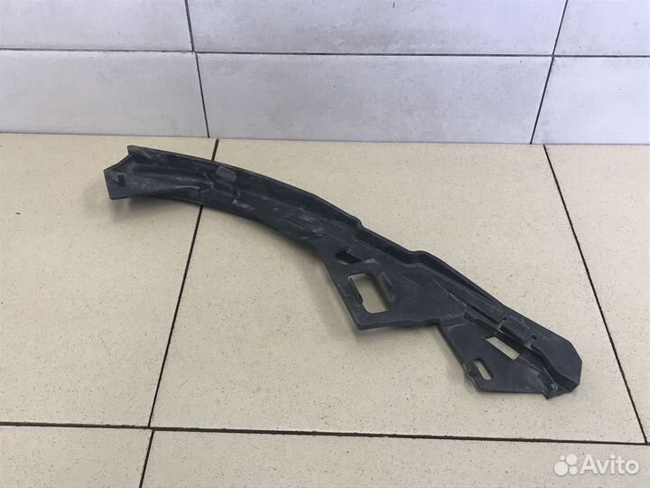 Кронштейн фар правый S40 2004-2012