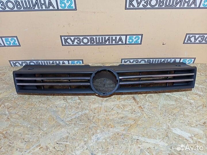 Решетка радиатора Volkswagen Polo седан (10-15г)