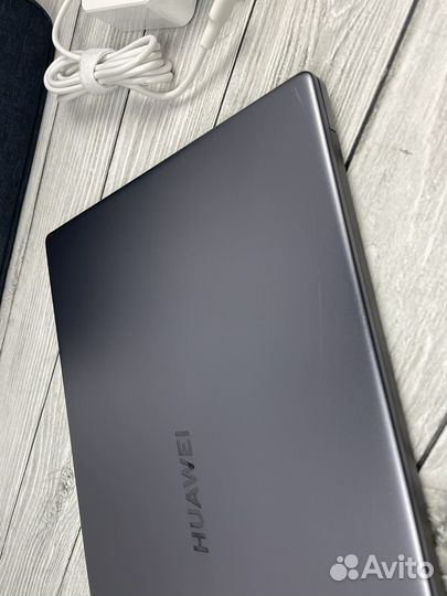 Игровой ноутбук Huawei MateBook D15 BoDE-WDH9