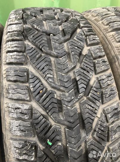 Kormoran Snow 215/60 R17 96H