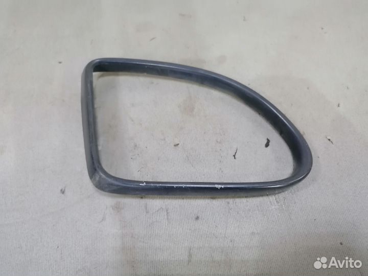 Рамка зеркала правая Ford Taurus 2 1992-1996