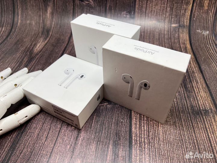 Apple AirPods 2 Wireless Charging Case