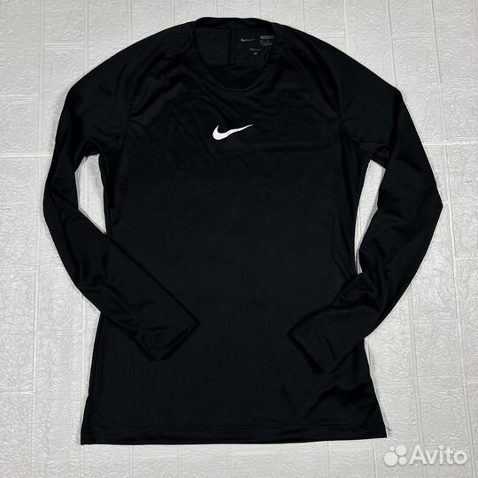 Спортивный лонгслив Nike M оригрнал