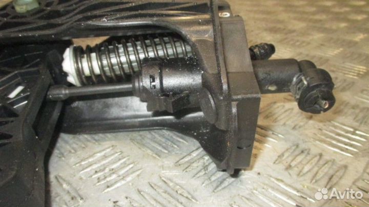 Педаль сцепления VW Volkswagen Polo