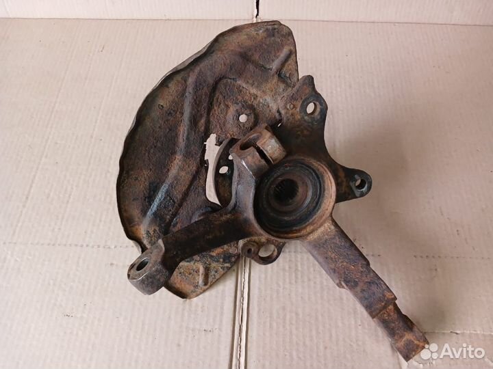 Поворотный кулак передний правый Chery Amulet