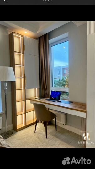 Детская рабочая зона у окна