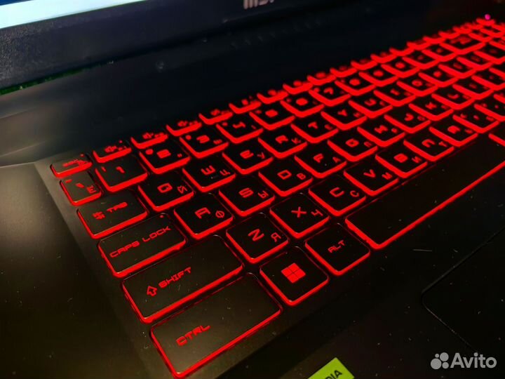 Ноутбук игровой MSI 17