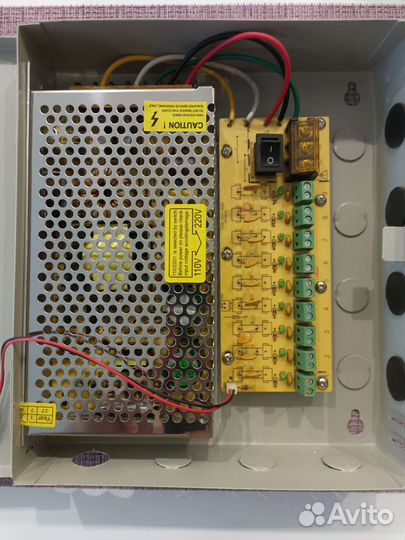 Блок питания для видеонаблюдения 9x2A (18A), 145W