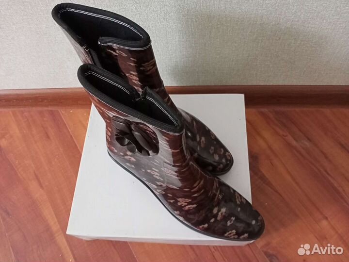 Резиновые сапоги