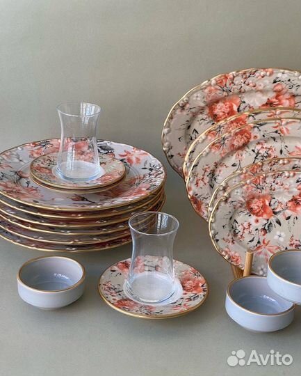 Набор столовой посуды для завтрака/листай