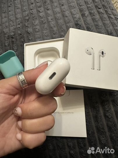 Беспроводные наушники apple airpods