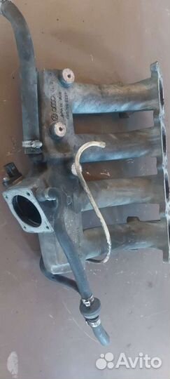 Впускной коллектор на Volkswagen Passat B5