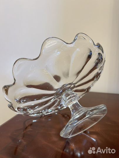 Старинная ваза для фруктов