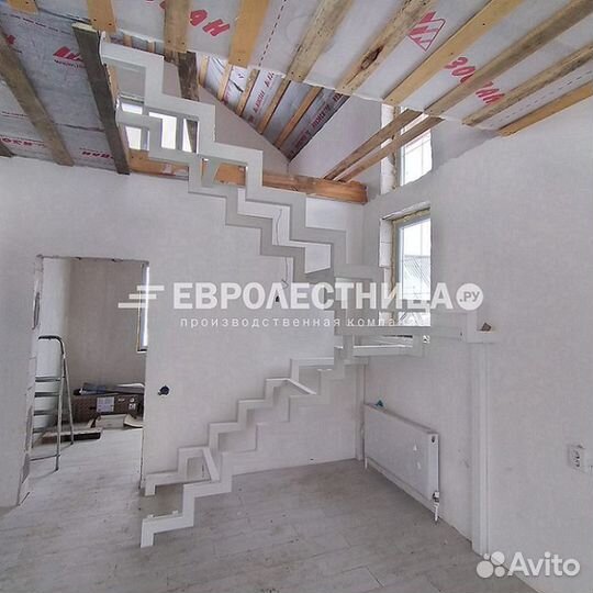 Лестница на металлокаркасе