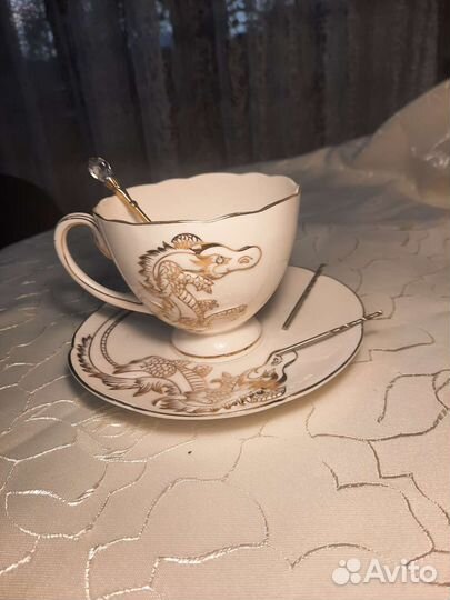 Форфоровая чашка с блюдцем 