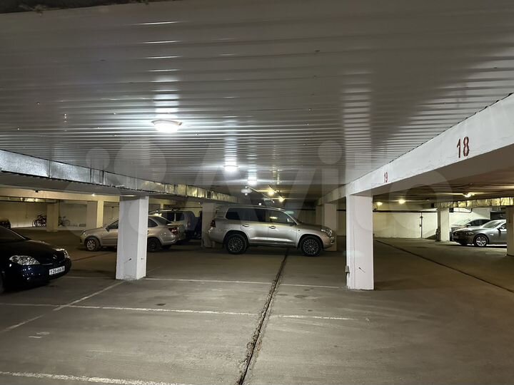 Машиноместо, 13 м²