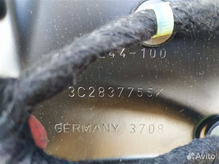 Стеклоподъемник передний левый Volkswagen Passat