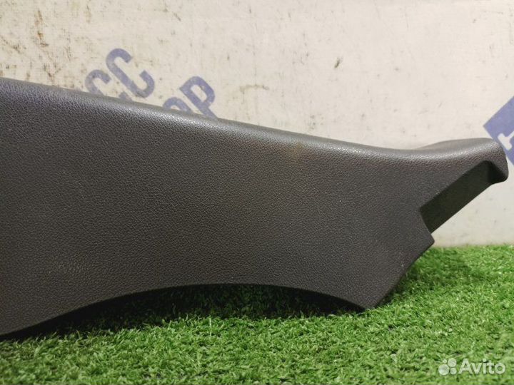 Обшивка стойки задняя левая Renault Fluence седан