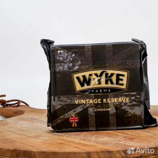 Сыр Чеддер Wyke Farms Ivy's Vintage Reserve