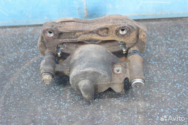 Суппорт Mitsubishi Pajero (Митсубиси Паджеро) V44W