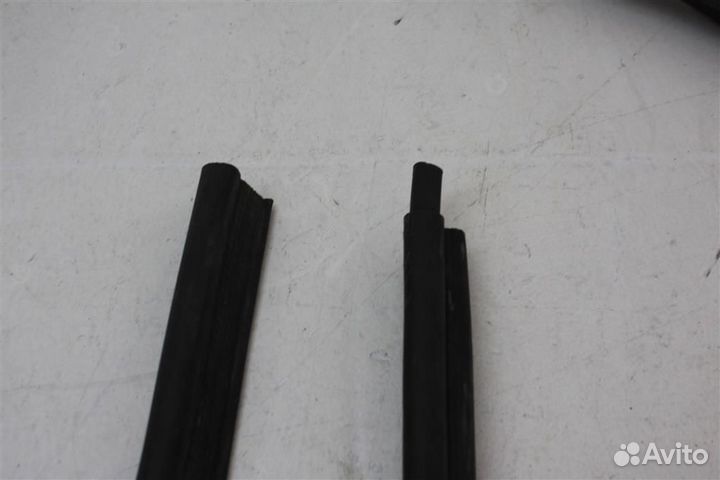 Уплотнитель багажника Renault Sandero Stepway