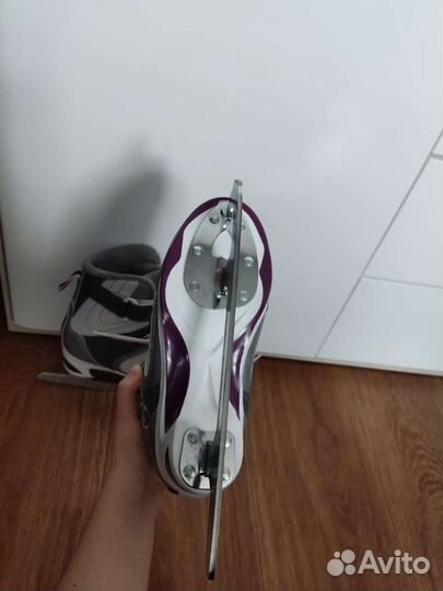 Фигурные коньки Bladerunner