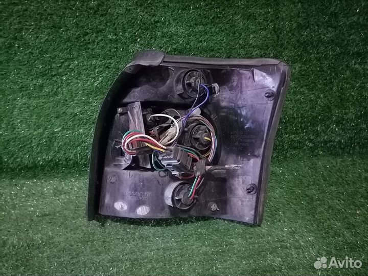 Фонарь (стоп сигнал) левый SK1611-ADA401SW Audi A4