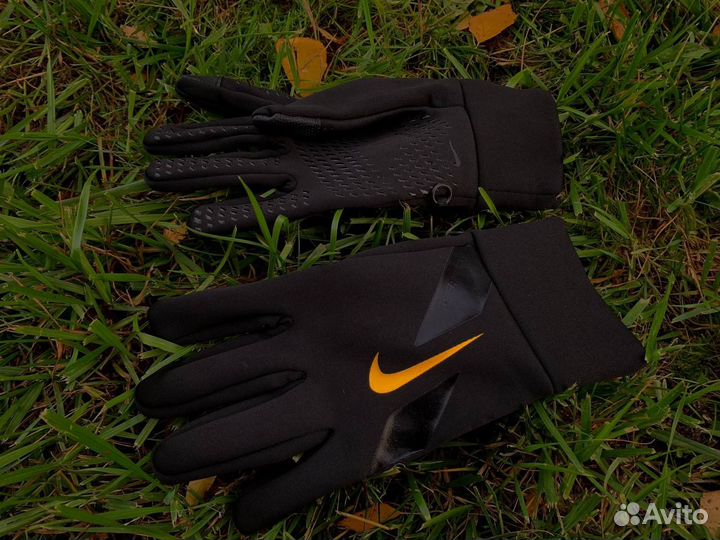 Перчатки Nike hyperwarm