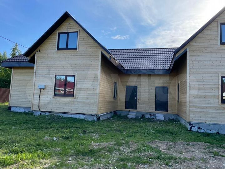 Дом 348 м² на участке 15 сот.