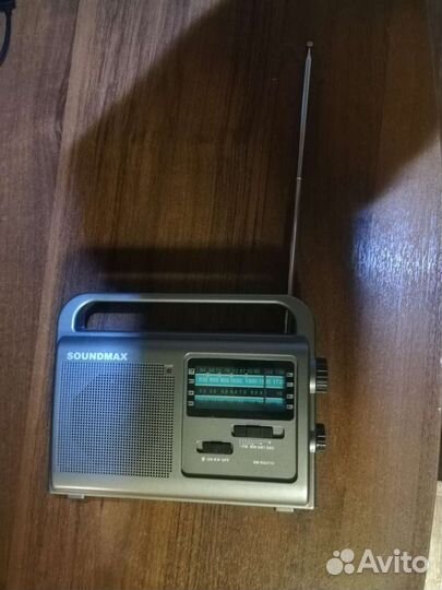 Радиоприемник Soundmax на акамуляторах